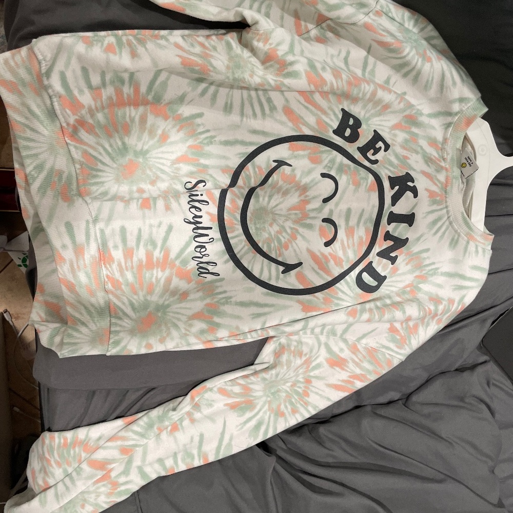 Smiley World sweatshirt